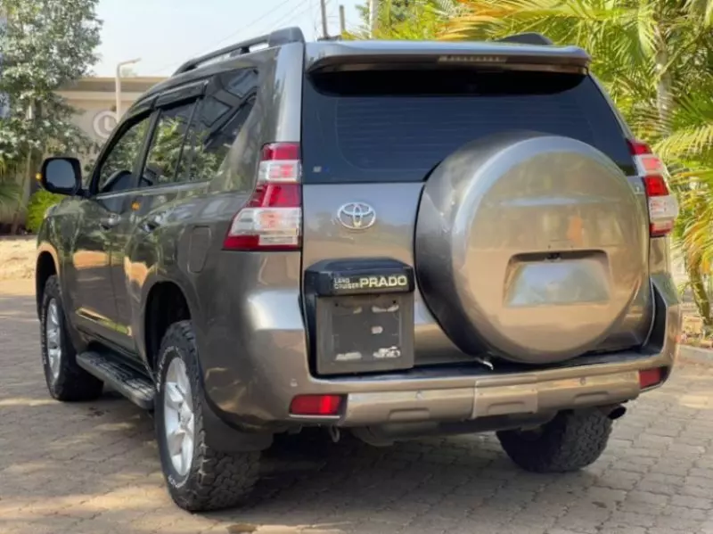 Toyota Land Cruiser   - 2012