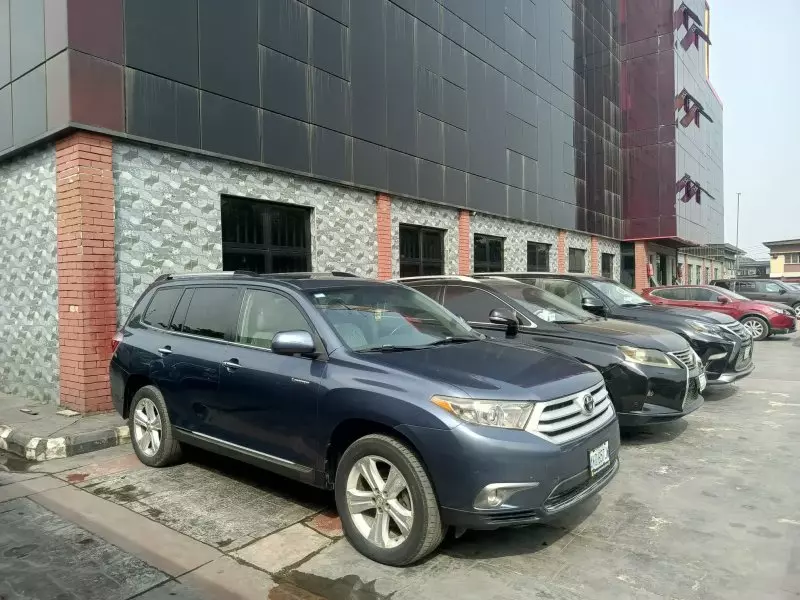 Toyota Highlander   - 2013