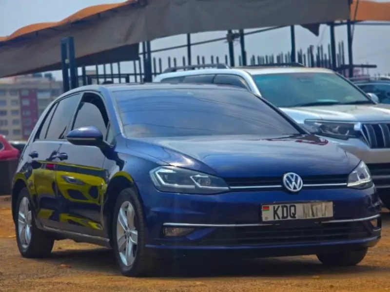 Volkswagen Golf   - 2018