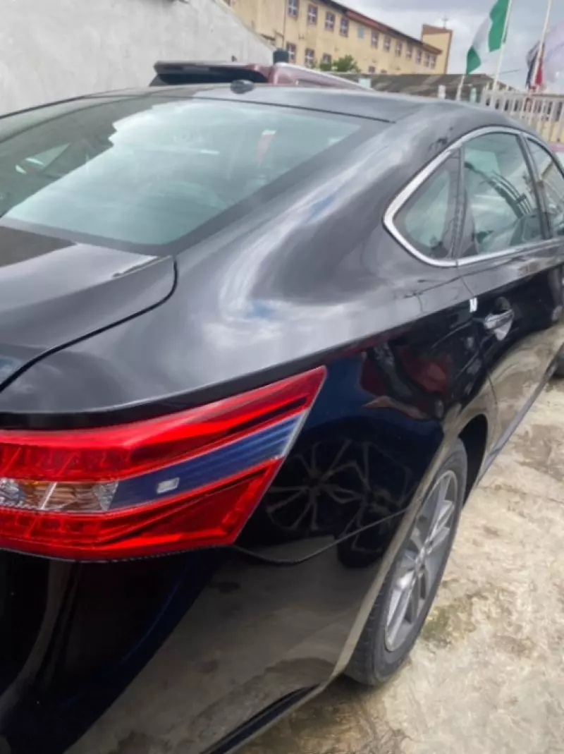 Toyota Avalon   - 2015