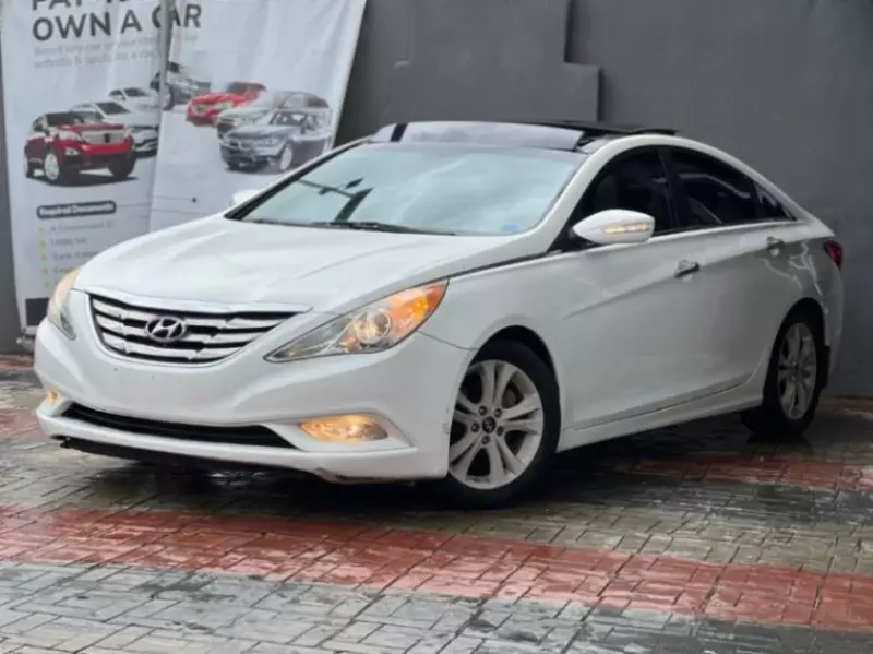 Hyundai Sonata   - 2014