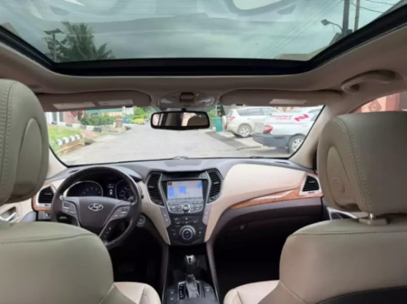 Hyundai Santa Fe   - 2014
