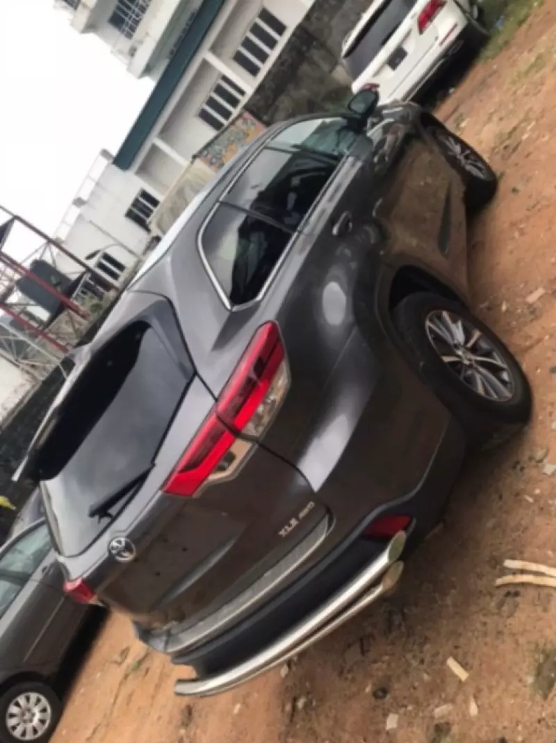 Toyota Highlander   - 2018