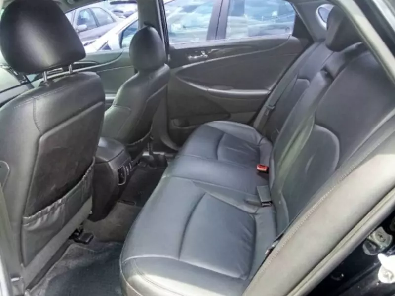 Hyundai Sonata   - 2012