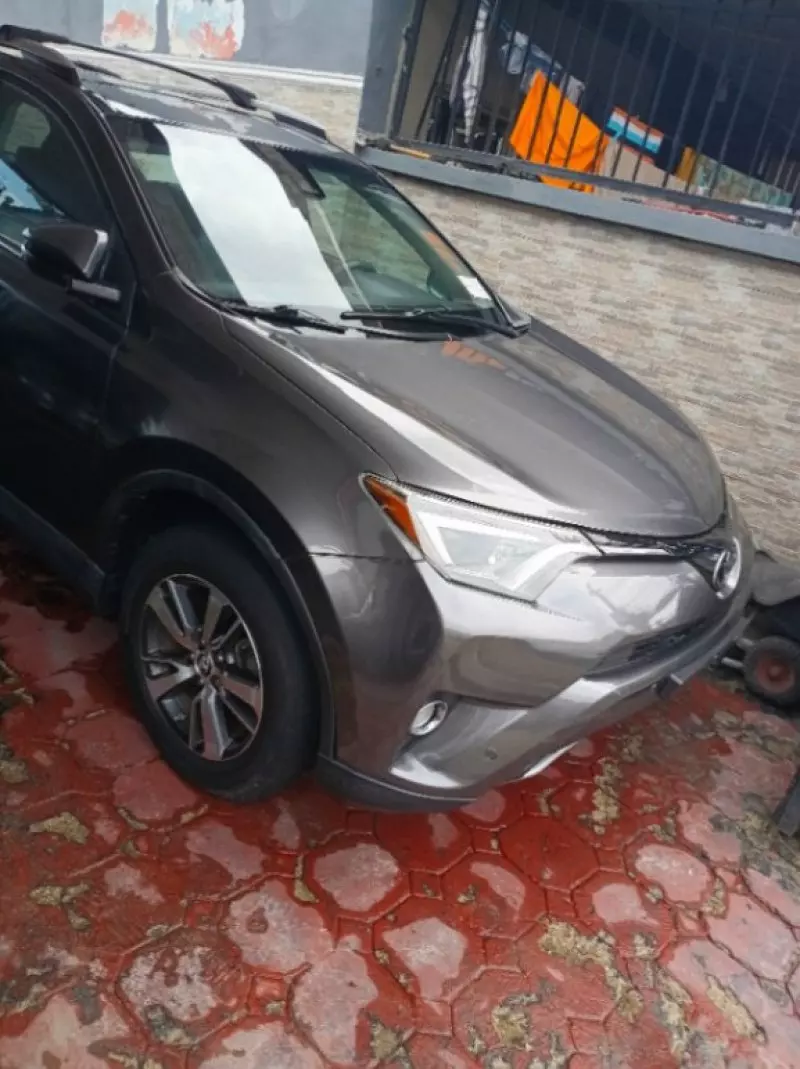 Toyota Rav4   - 2016