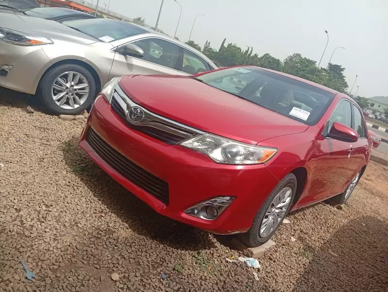 Toyota Camry   - 2014