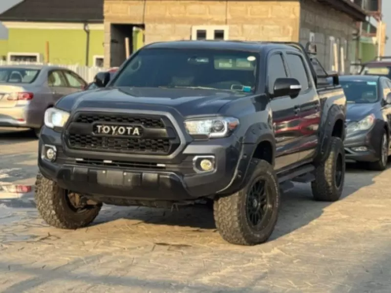 Toyota Tacoma   - 2013