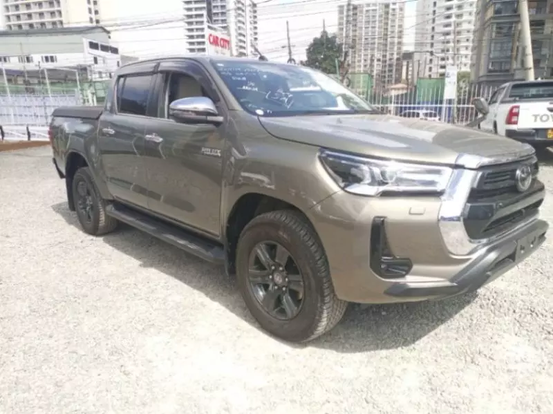 Toyota Hilux   - 2022