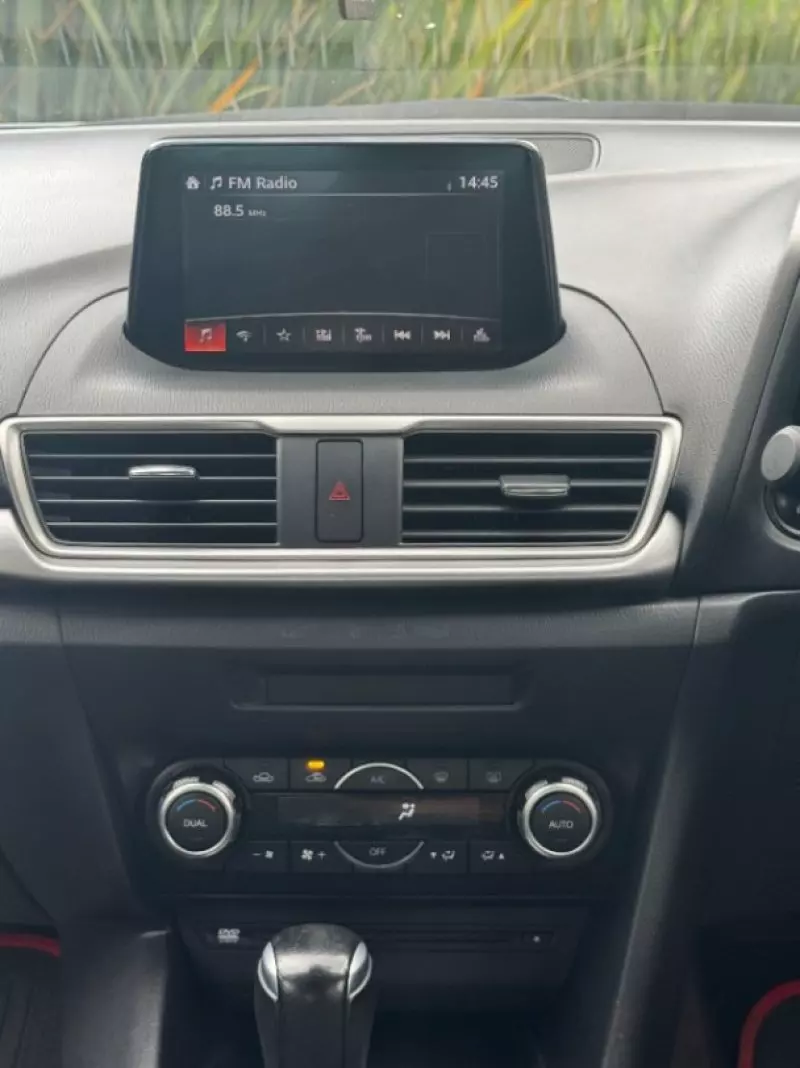 Mazda Axela    - 2018