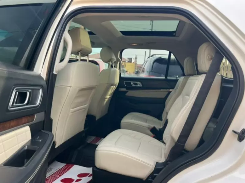 Ford Explorer - 2016