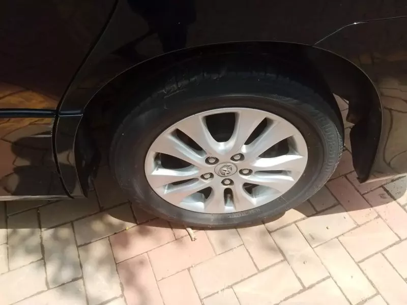 Toyota Noah   - 2012
