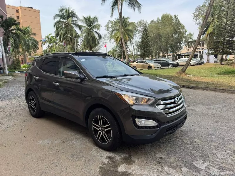 Hyundai Santa Fe   - 2014