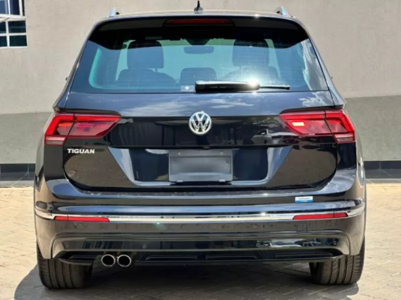 Volkswagen Tiguan   - 2014