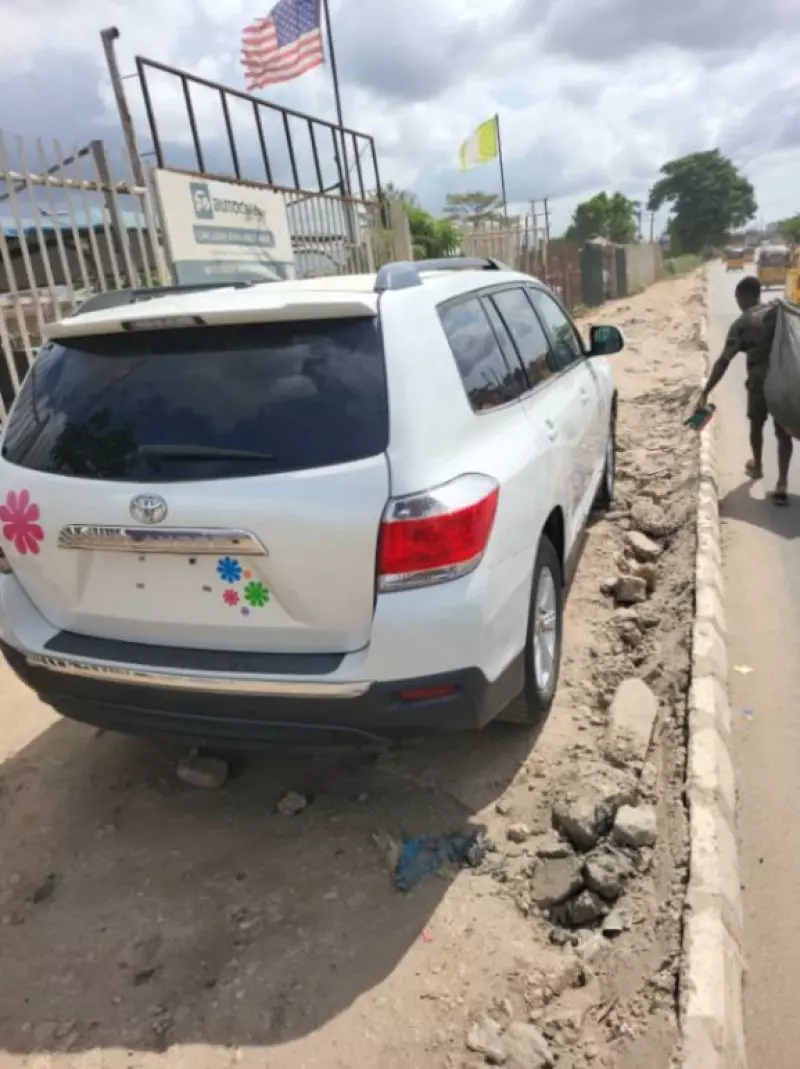 Toyota Highlander   - 2012