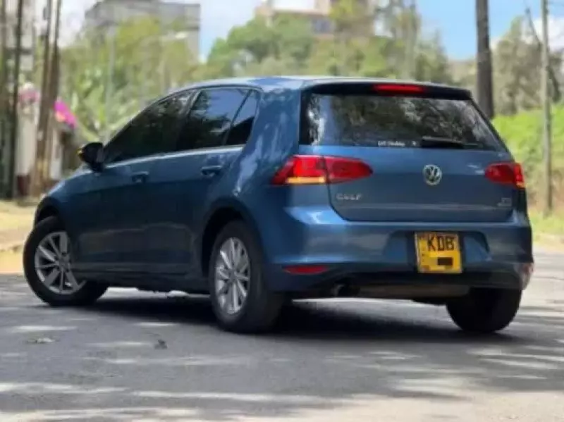 Volkswagen Golf   - 2013