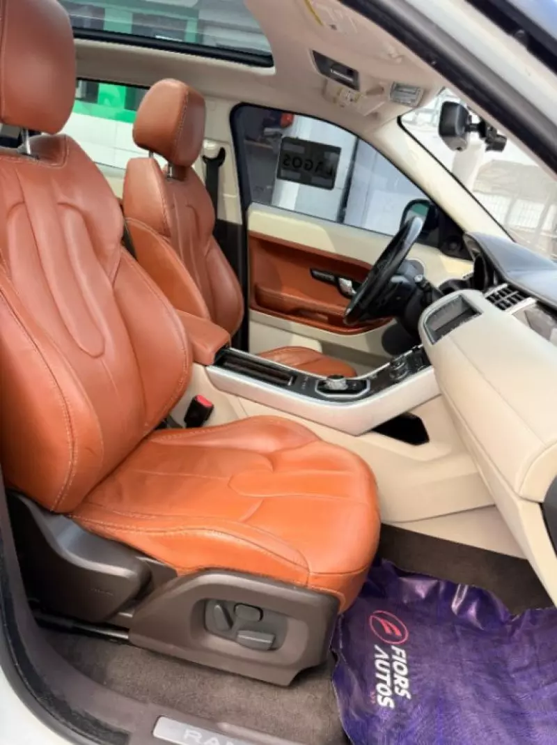 Land Rover Range Rover Evoque   - 2012