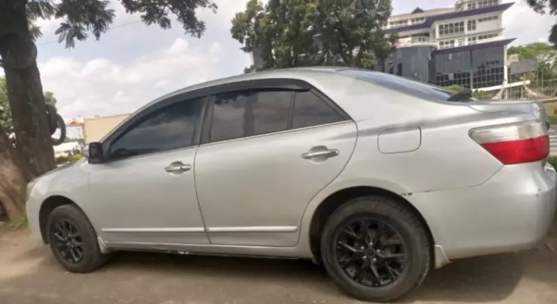 Toyota Premio    - 2009