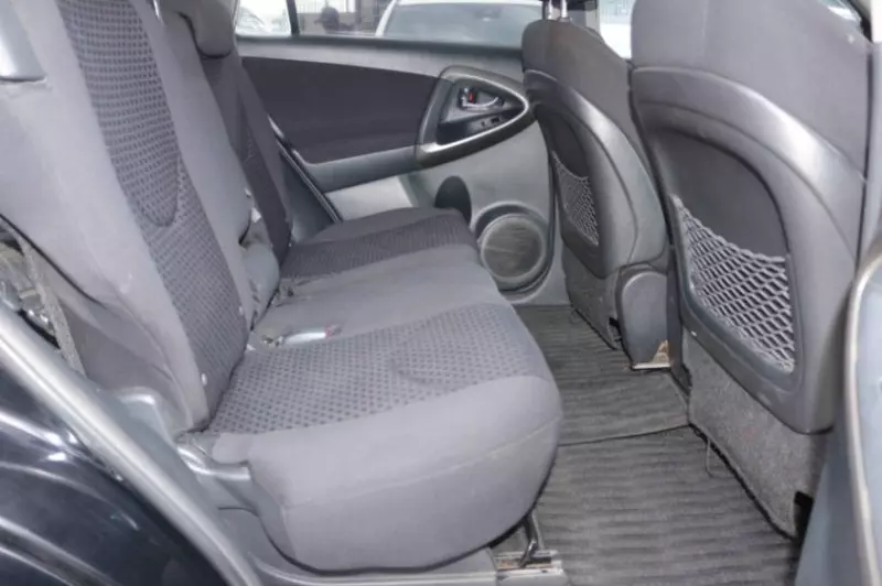 Toyota Vanguard    - 2011