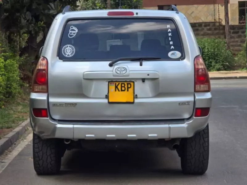 Toyota Hilux   - 2004