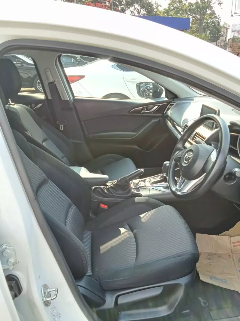 Mazda Axela    - 2018