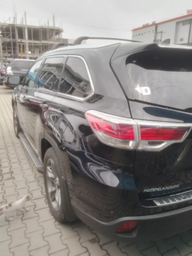 Toyota Highlander   - 2014