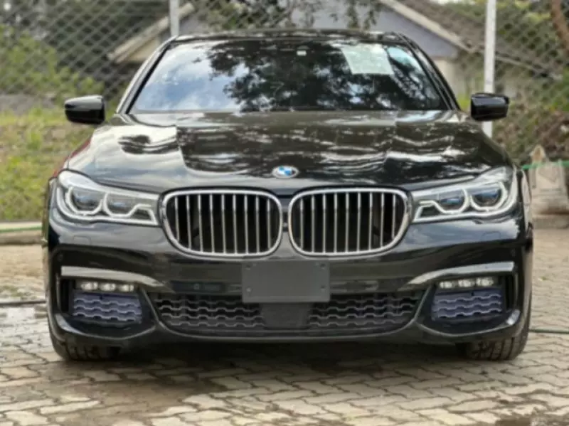 BMW 740   - 2018