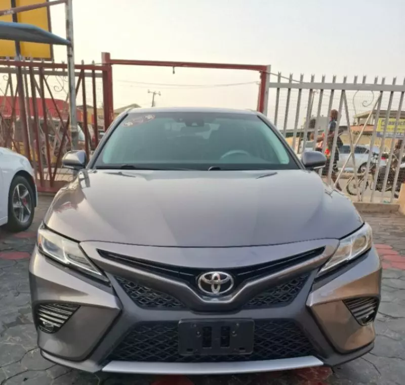 Toyota camry   - 2019