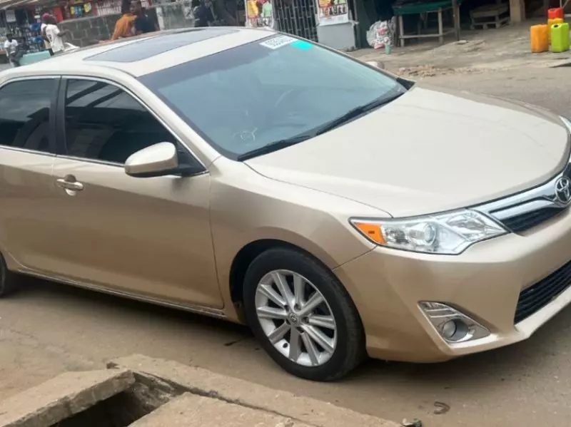 Toyota Camry   - 2012