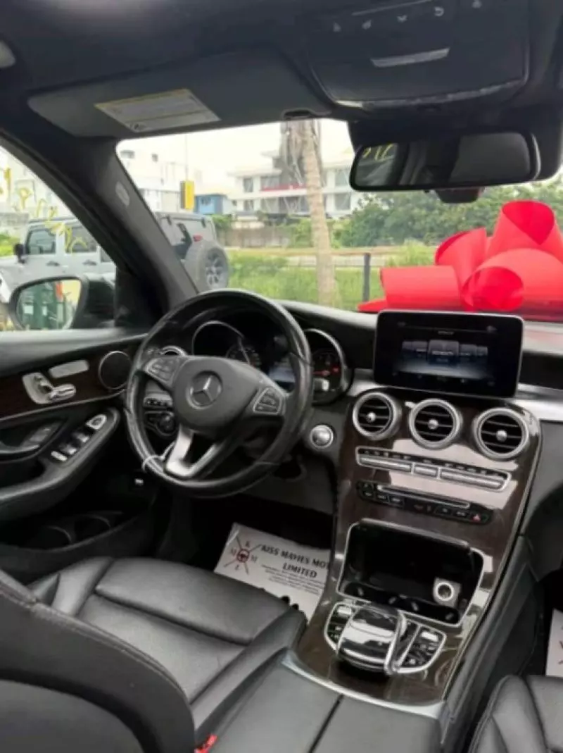 Mercedes-Benz GLC 300   - 2016