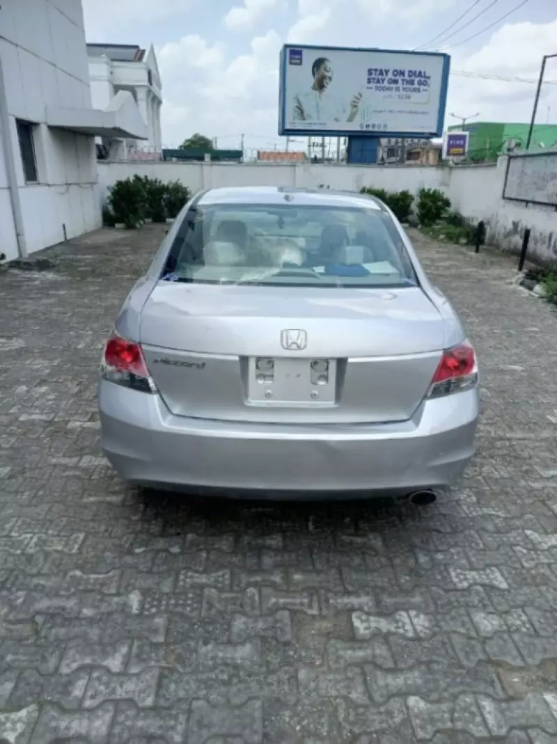 Honda Accord   - 2009