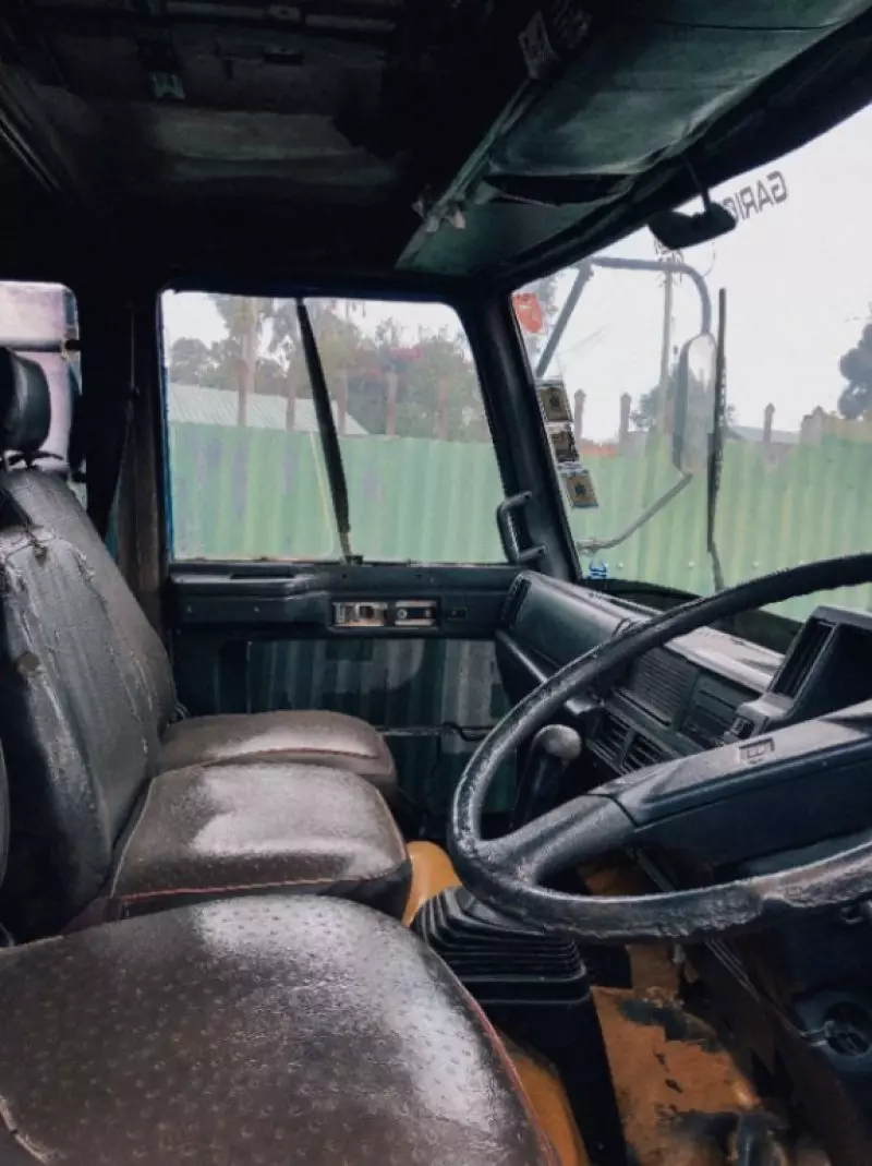Isuzu Forward   - 1993