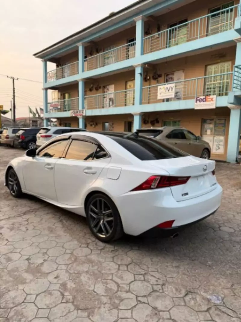 Lexus IS 350