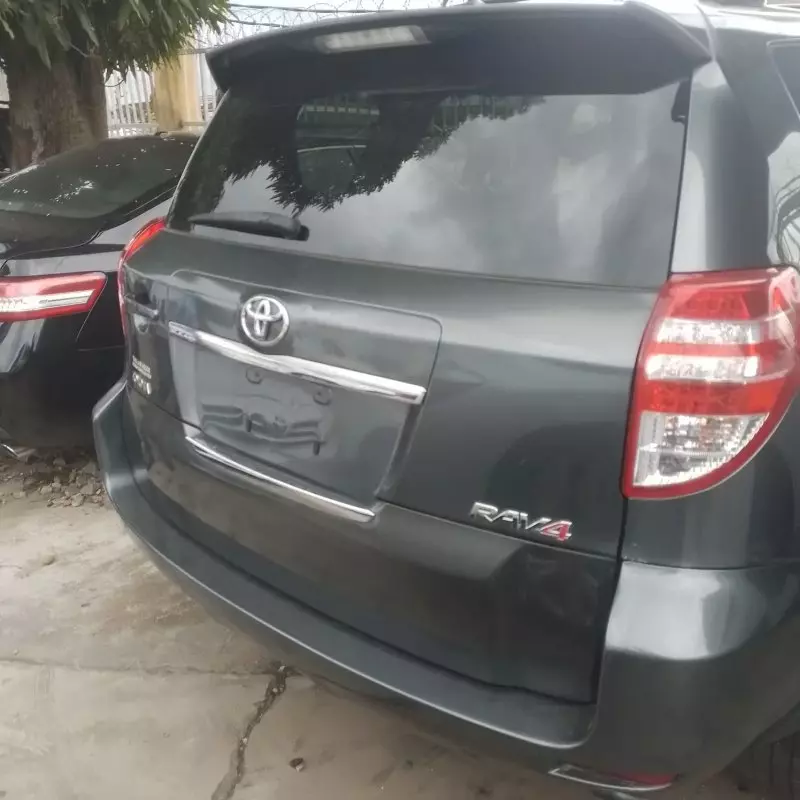 Toyota RAV 4   - 2010