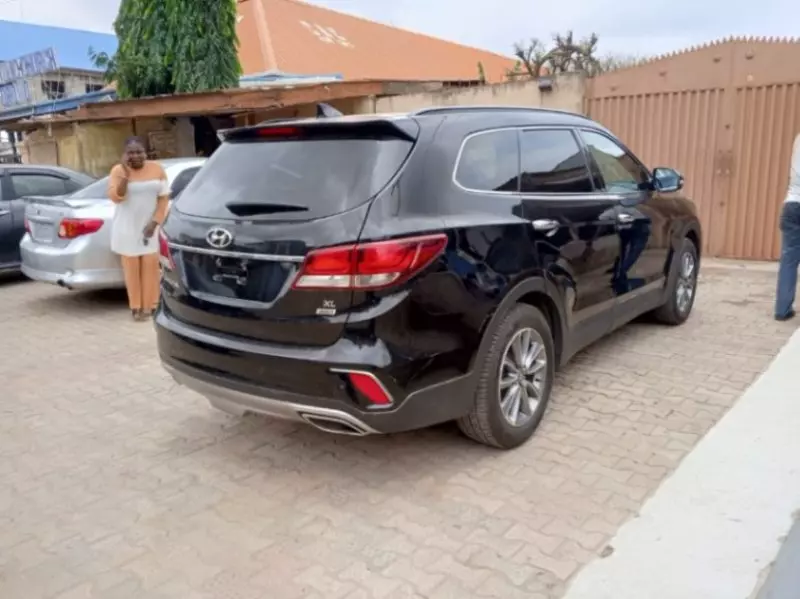 Hyundai Santa Fe   - 2018