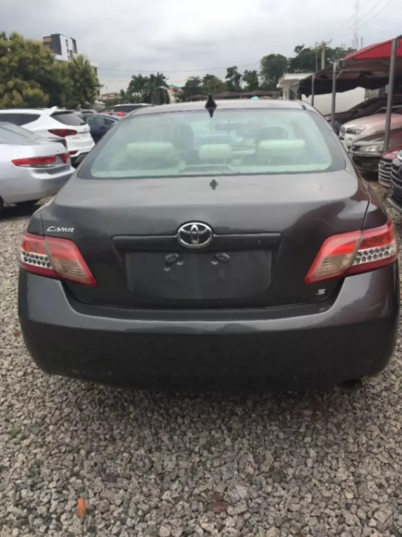 Toyota Camry   - 2009
