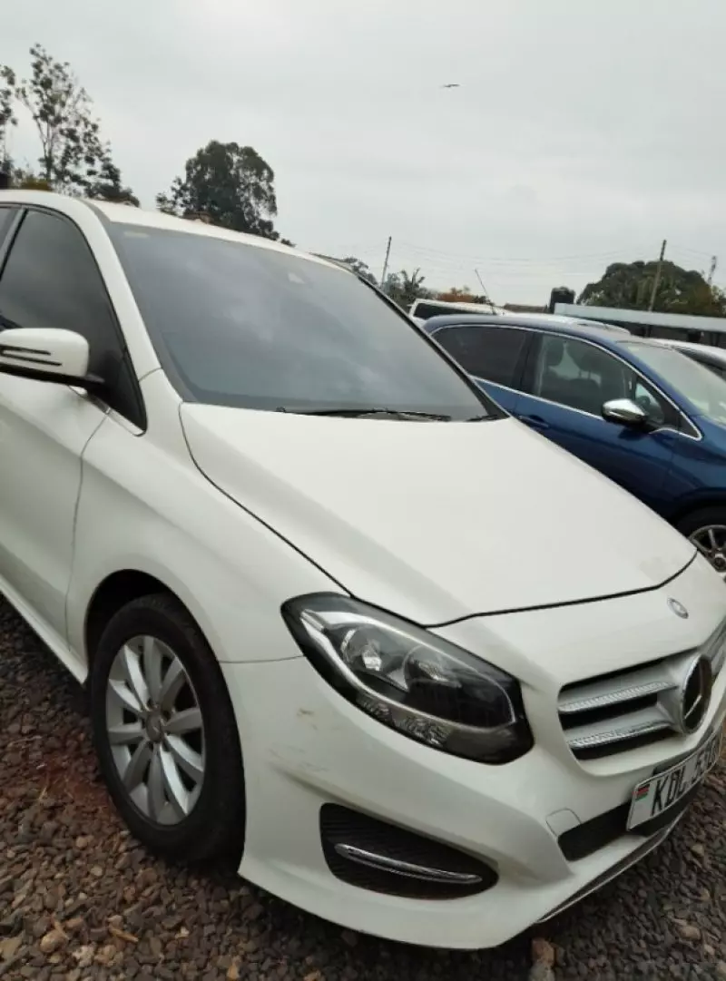 Mercedes-Benz B 180   - 2016