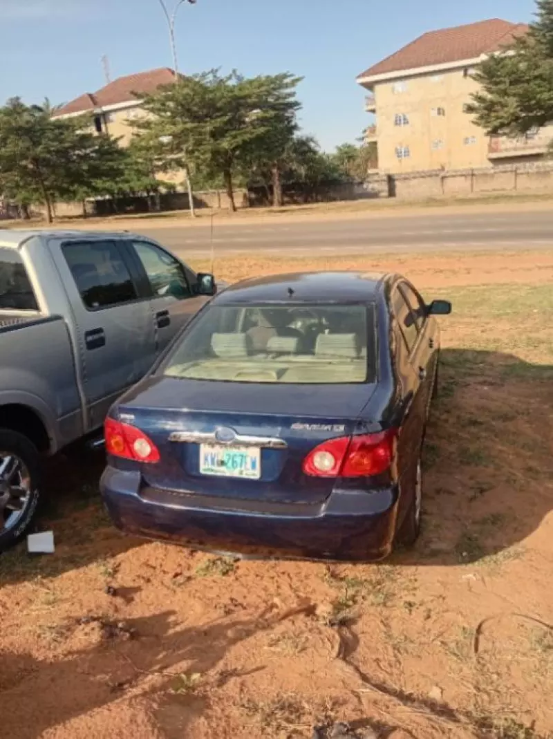 Toyota Corolla   - 2005