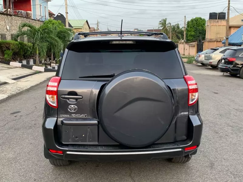 Toyota RAV4   - 2010