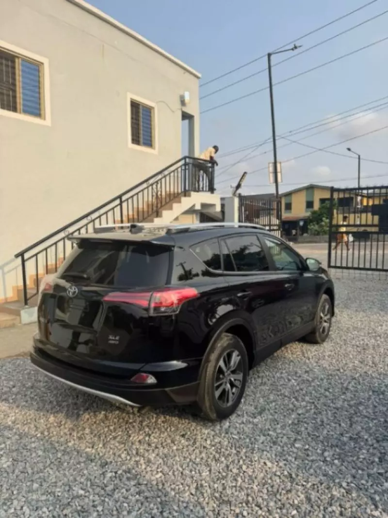 Toyota RAV 4   - 2016