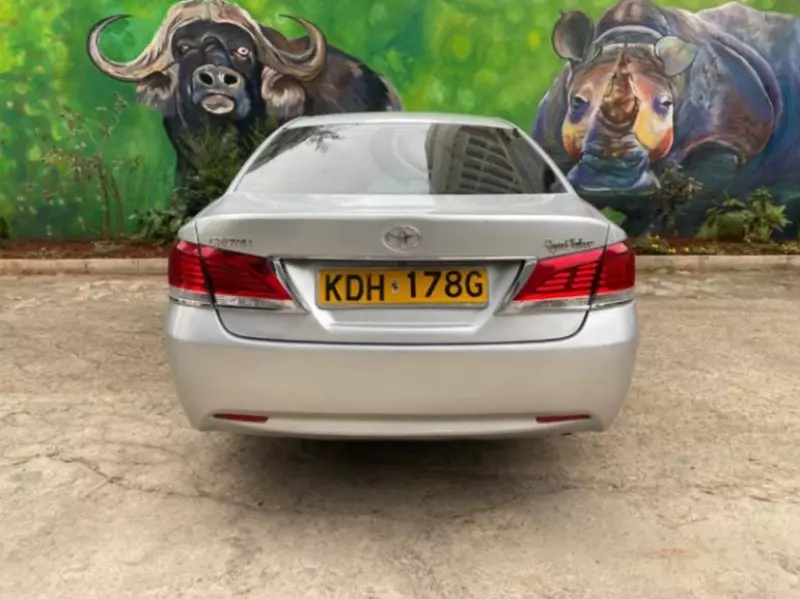 Toyota Crown   - 2014