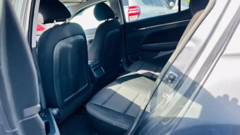 Hyundai Elantra   - 2018