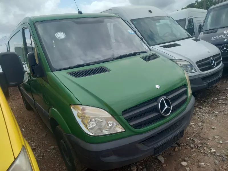 Mercedes-Benz Sprinter   - 2011
