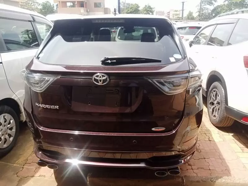 Toyota Harrier   - 2016