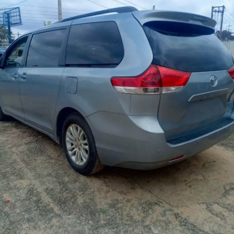 Toyota Sienna