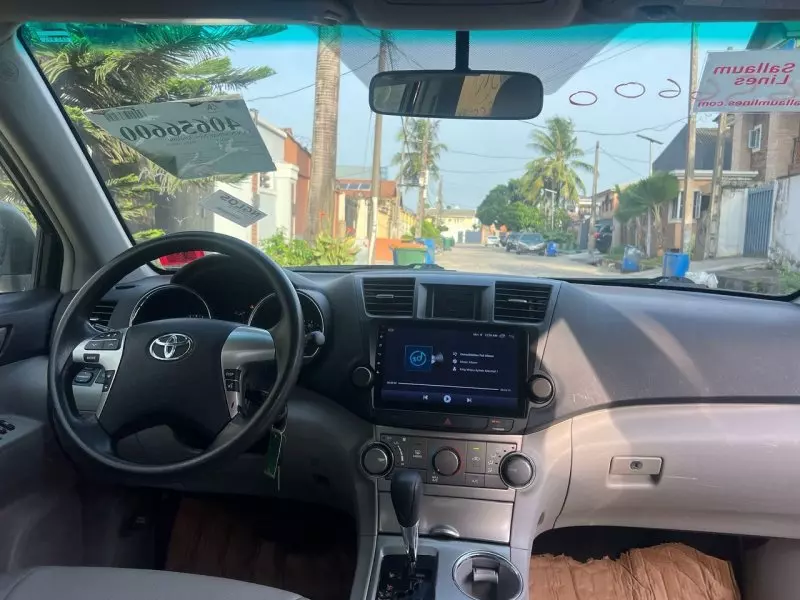 Toyota Highlander   - 2011