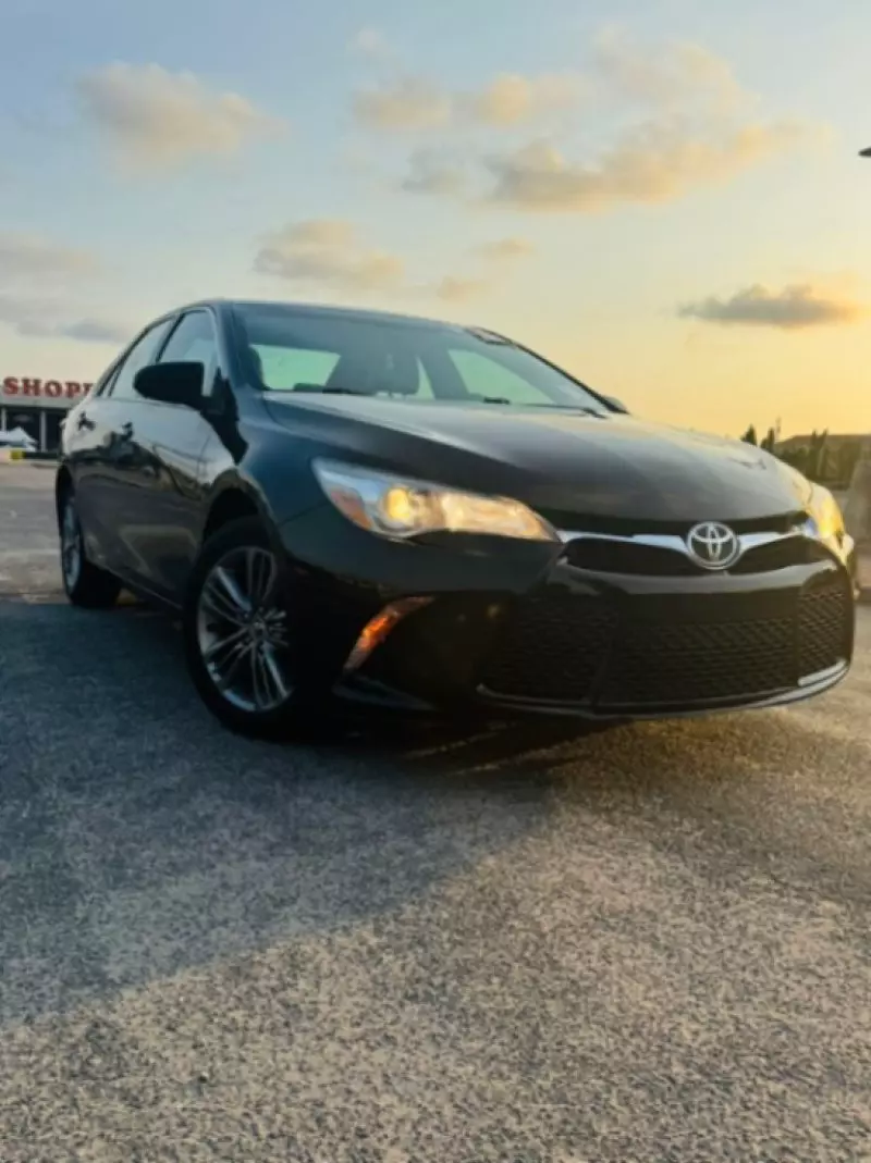 Toyota Camry   - 2016