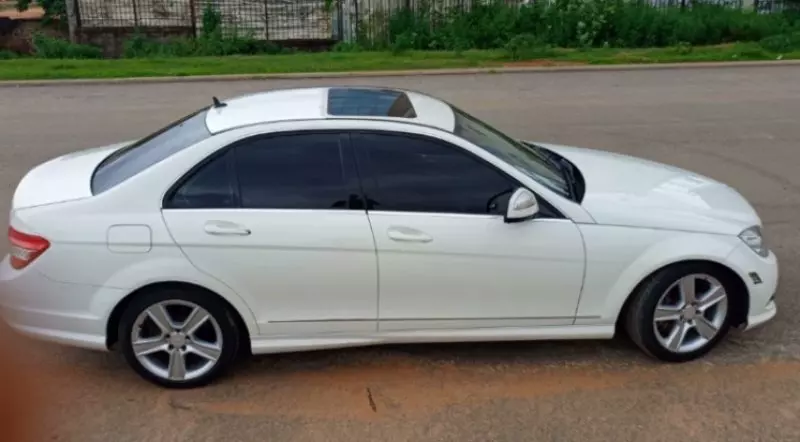 Mercedes-Benz 300   - 2009