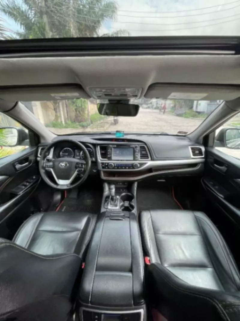 Toyota Highlander   - 2016