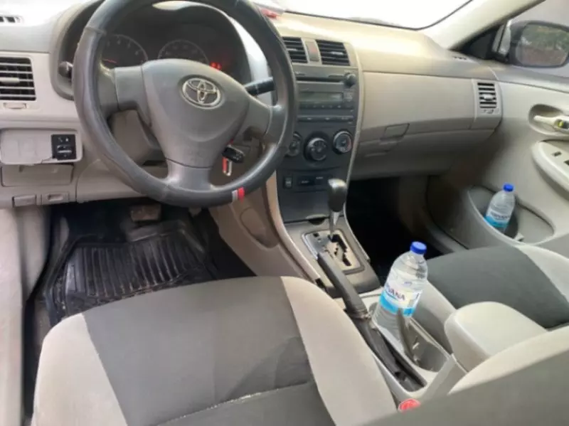 Toyota Corolla   - 2009