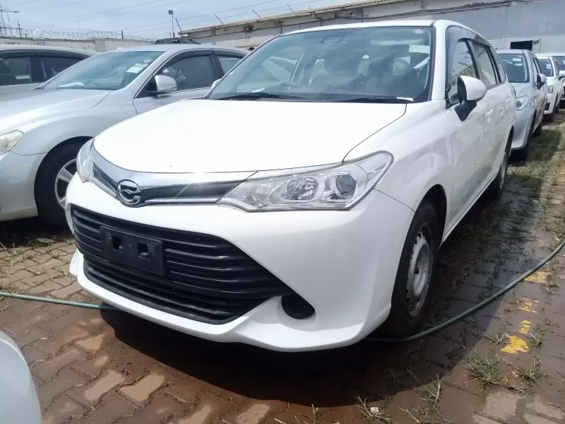 Toyota Fielder    - 2016